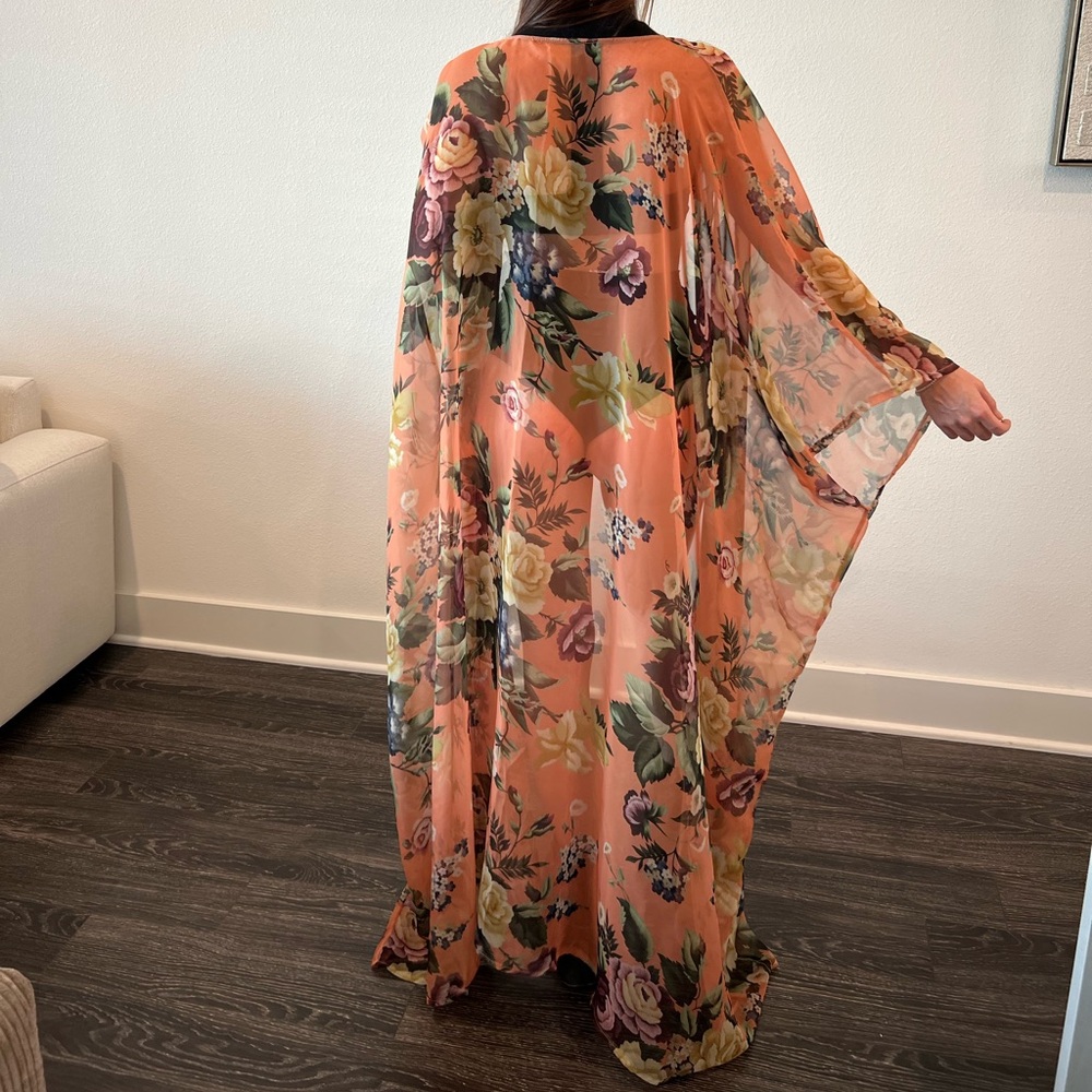 Kimono - Picture 3 of 3